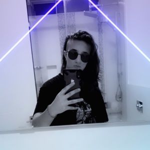 Meet your Posher, Mel